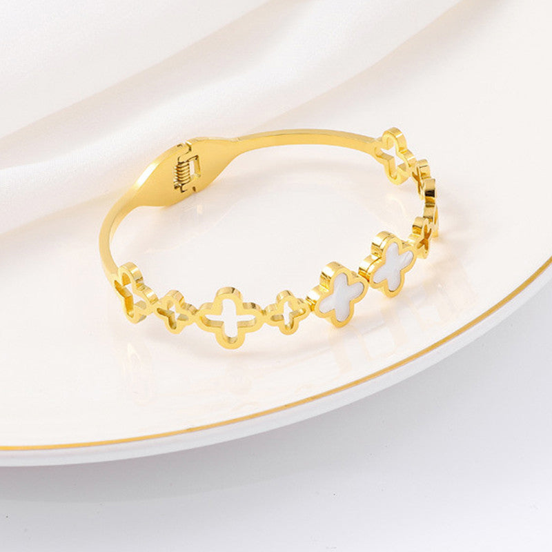 Jewels Galaxy Anti Tarnish Clover Themed Charm Bracelet