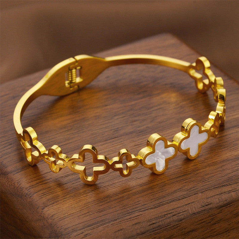 Jewels Galaxy Anti Tarnish Clover Themed Charm Bracelet