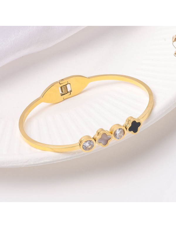 Jewels Galaxy Stainless Steel Gold Plated Mother Of Pearls Leaf Clover Bracelet