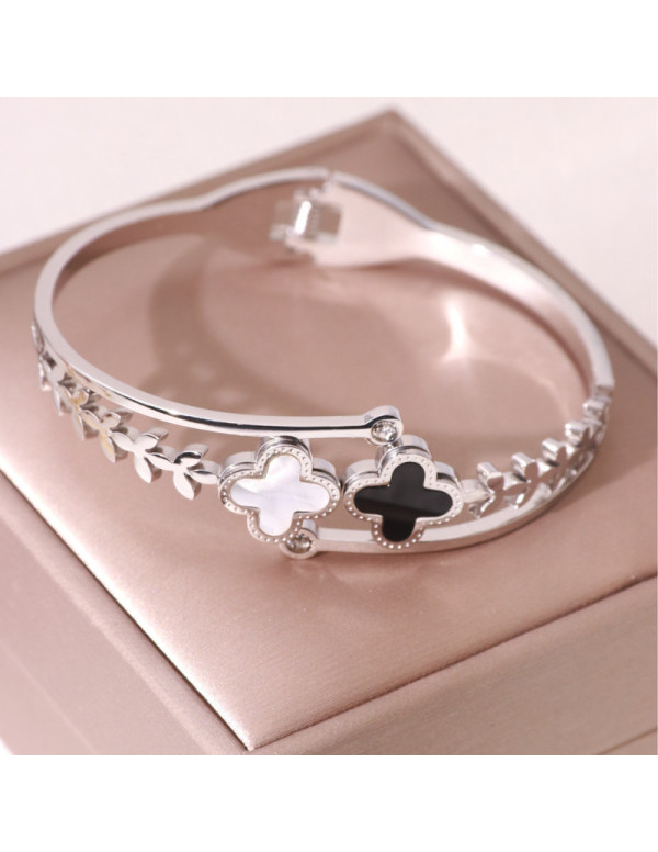 Jewels Galaxy Stainless Steel Silver Plated Mother Of Pearls Two Clover Leaf Irish Design Bracelet